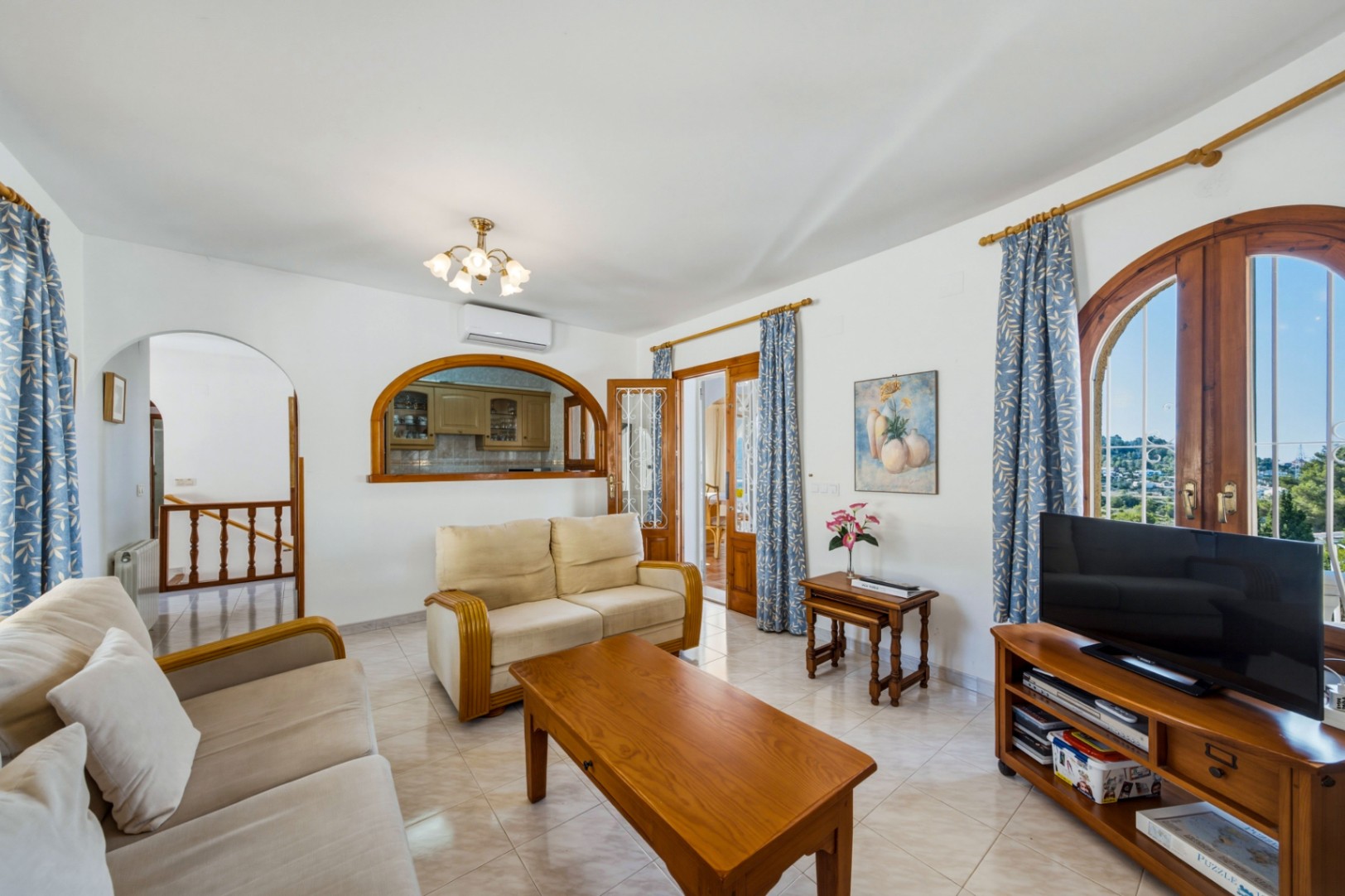 Villa exclusiva con piscina climatizada y vistas panorámicas al Peñón de Ifach en La Empedrola – Calpe