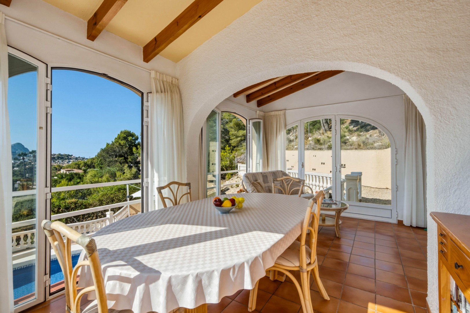 Villa exclusiva con piscina climatizada y vistas panorámicas al Peñón de Ifach en La Empedrola – Calpe