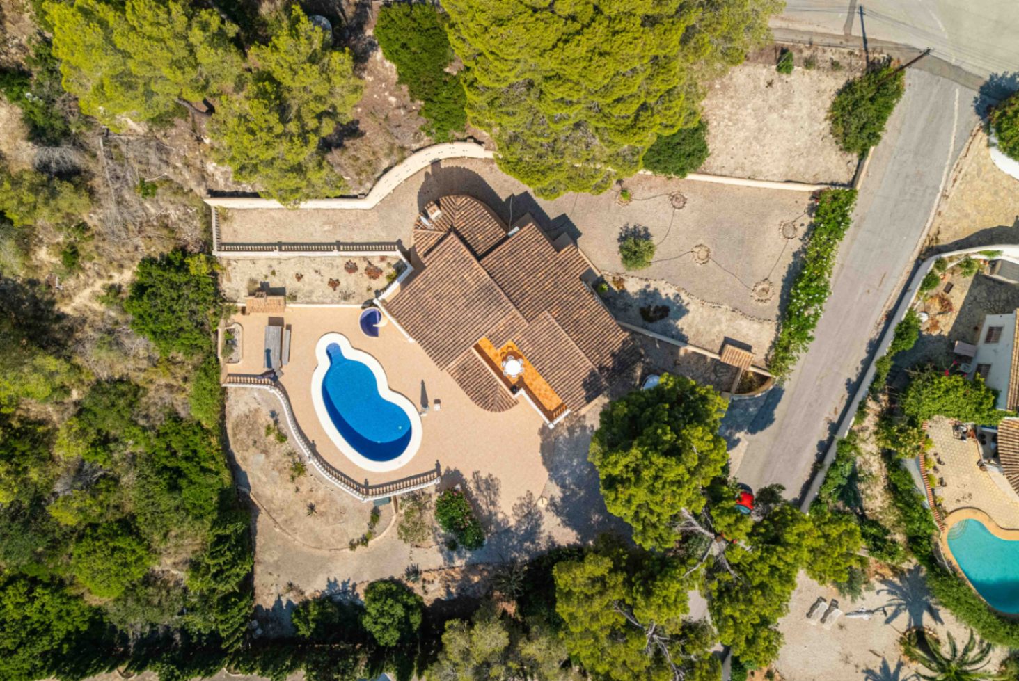 Villa exclusiva con piscina climatizada y vistas panorámicas al Peñón de Ifach en La Empedrola – Calpe