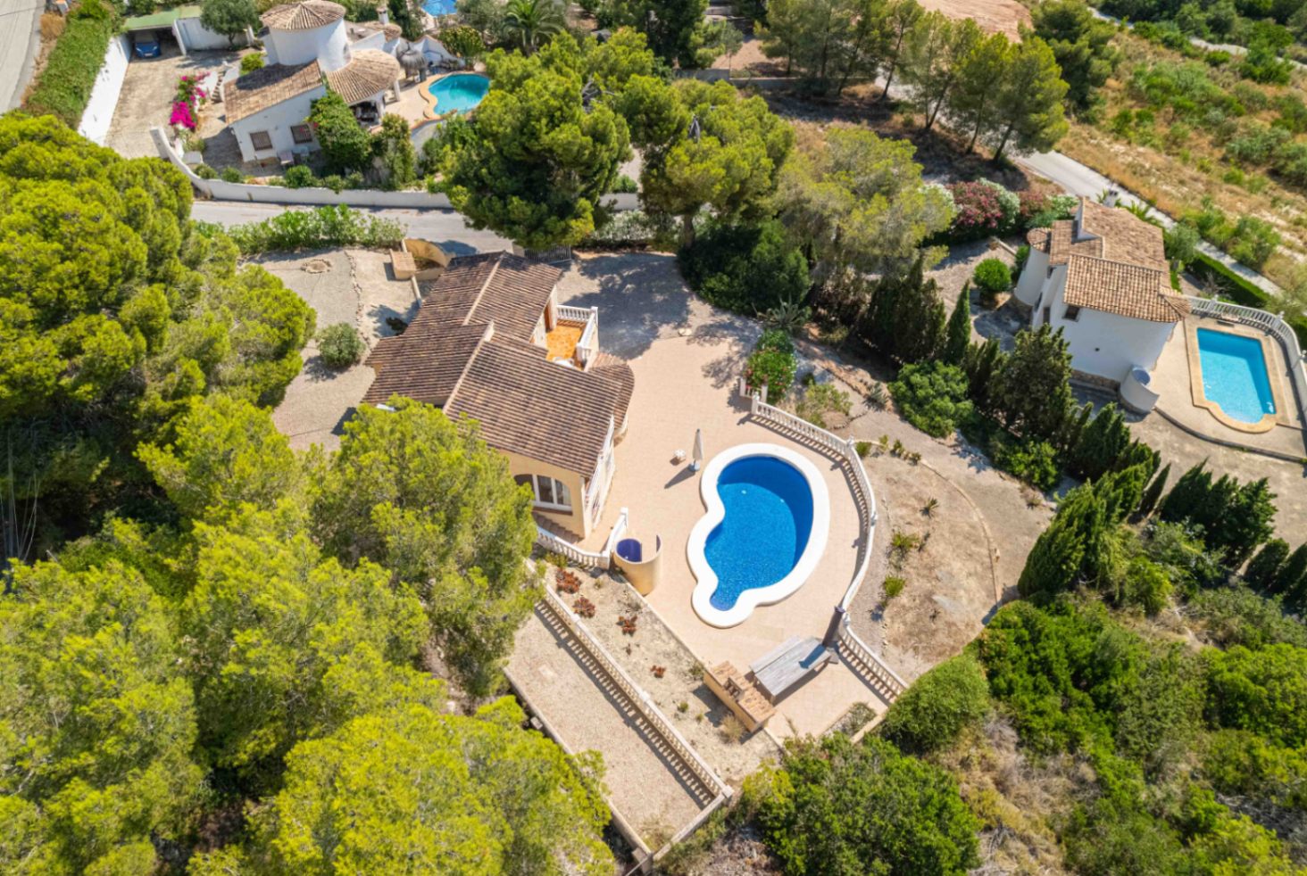 Villa exclusiva con piscina climatizada y vistas panorámicas al Peñón de Ifach en La Empedrola – Calpe