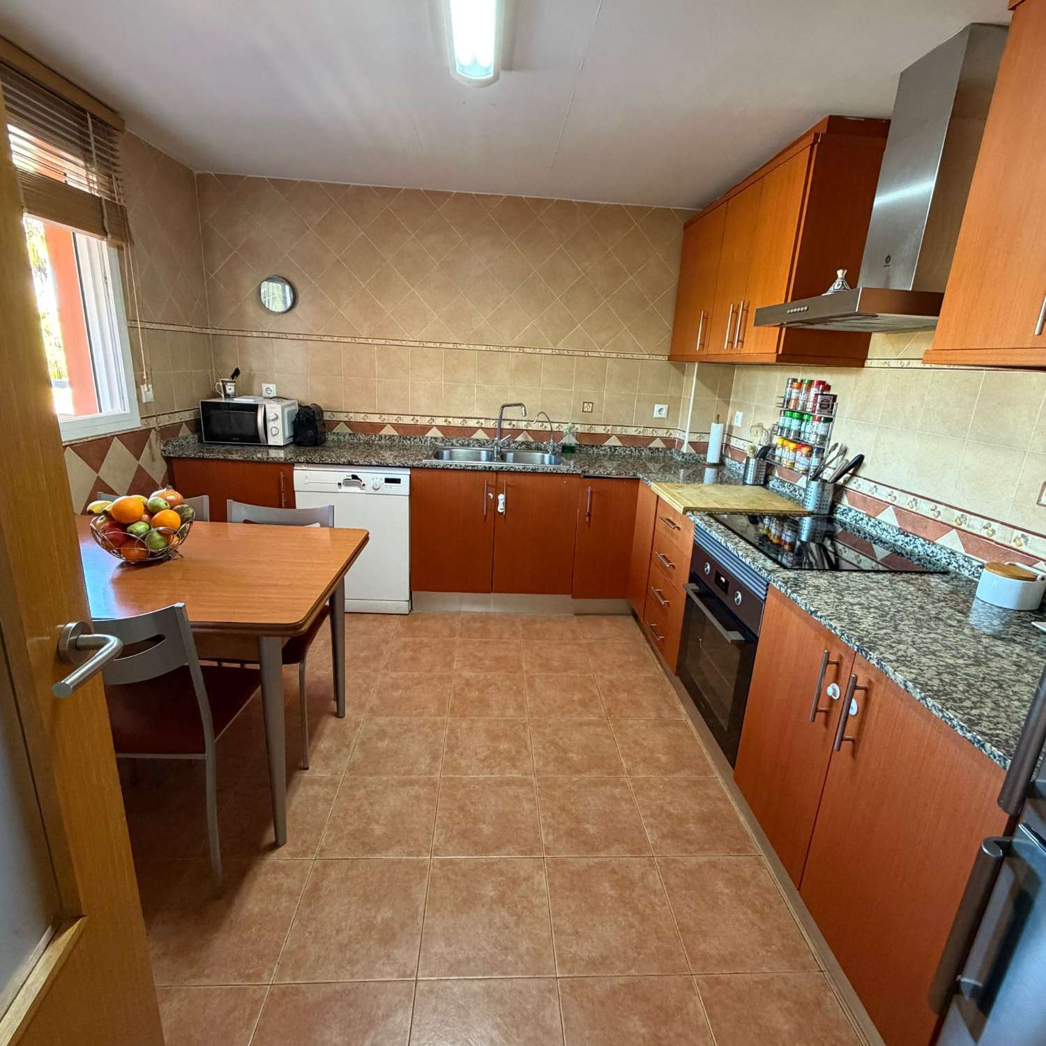 Villa con vistas abiertas a zonas verdes