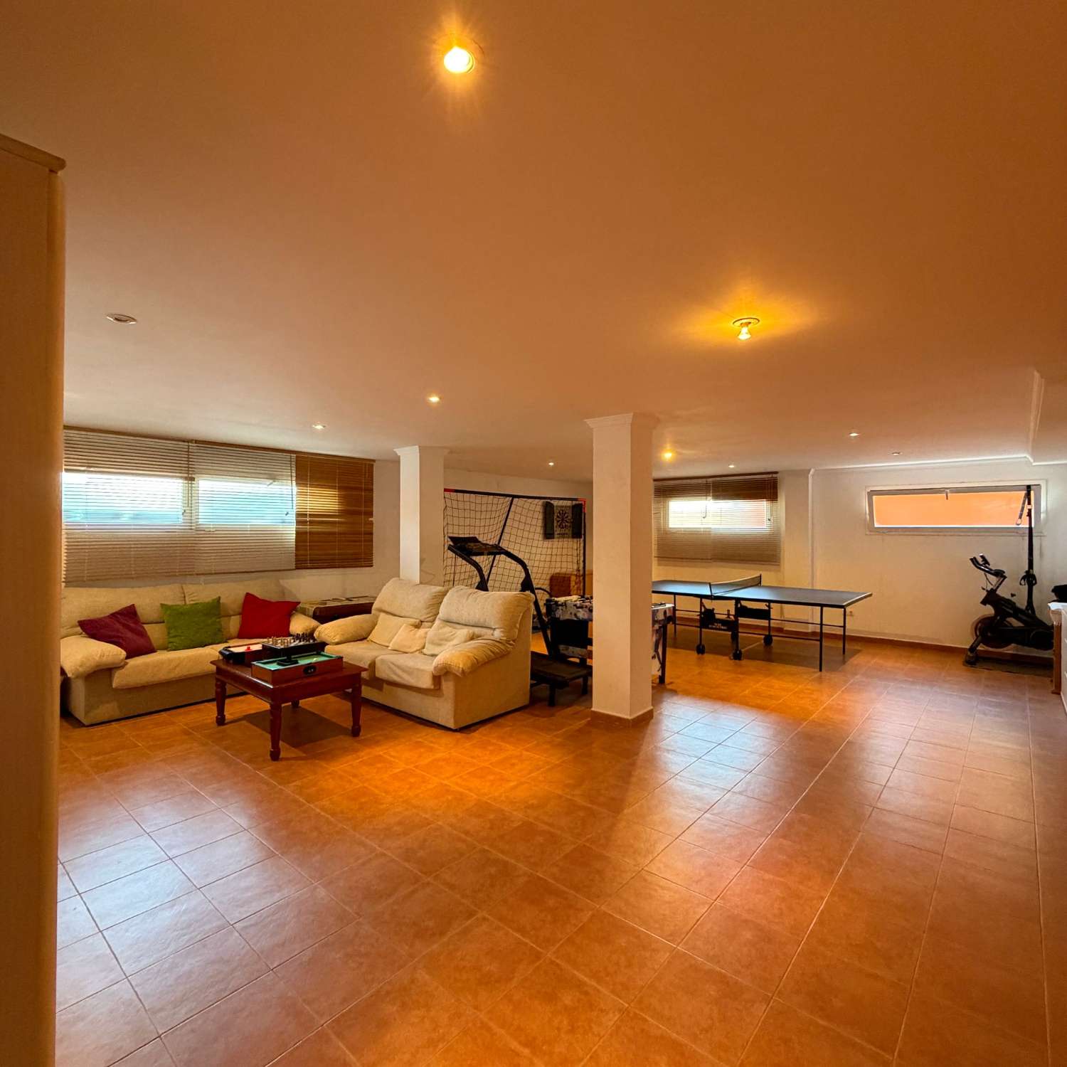 Villa con vistas abiertas a zonas verdes
