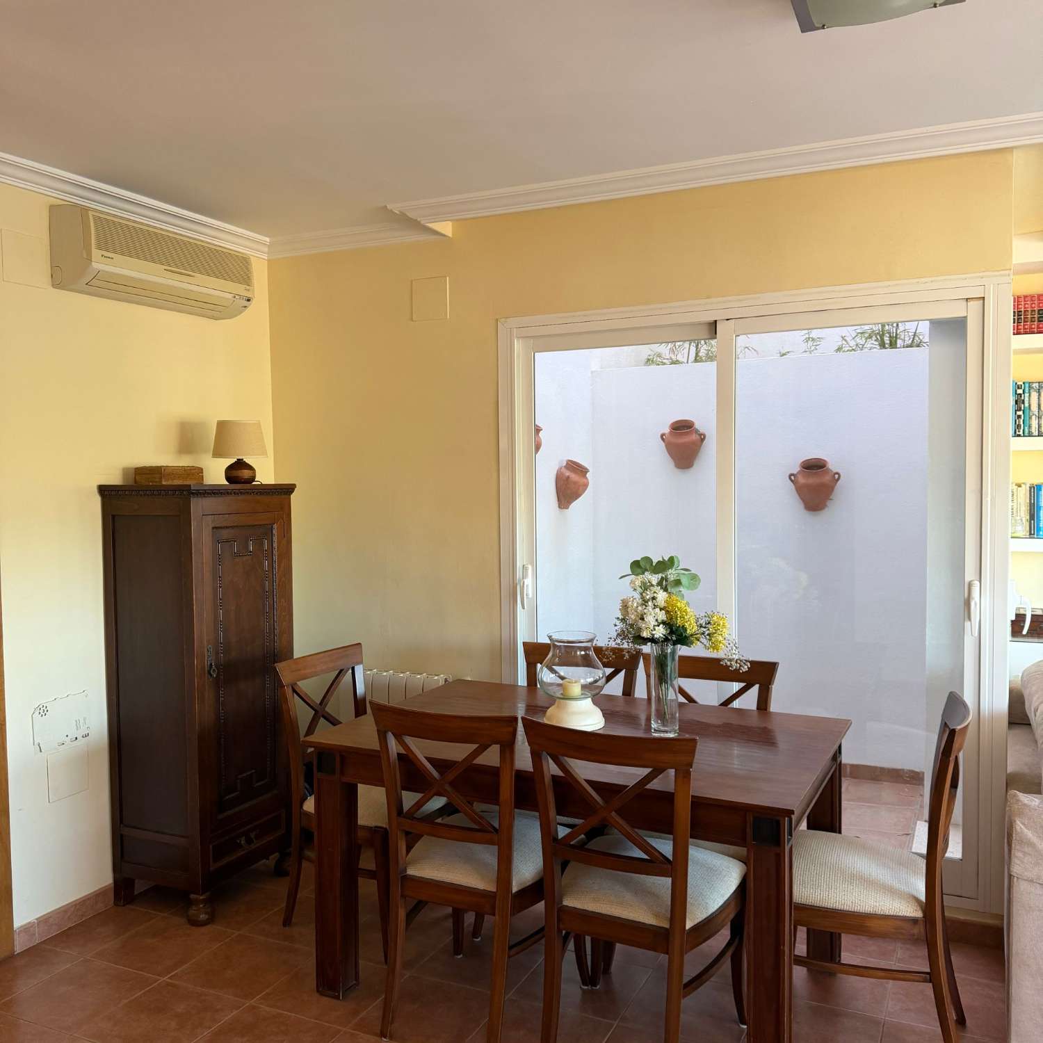 Villa con vistas abiertas a zonas verdes