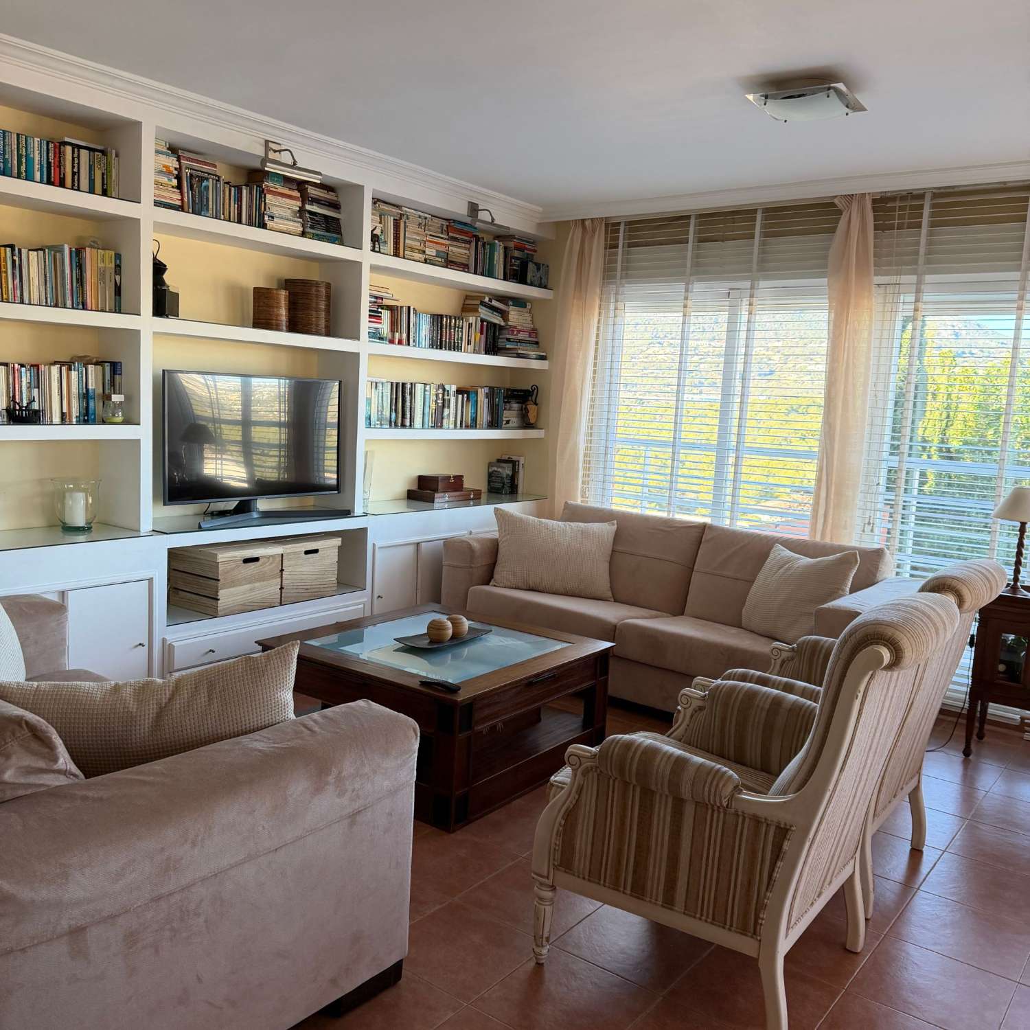 Villa con vistas abiertas a zonas verdes