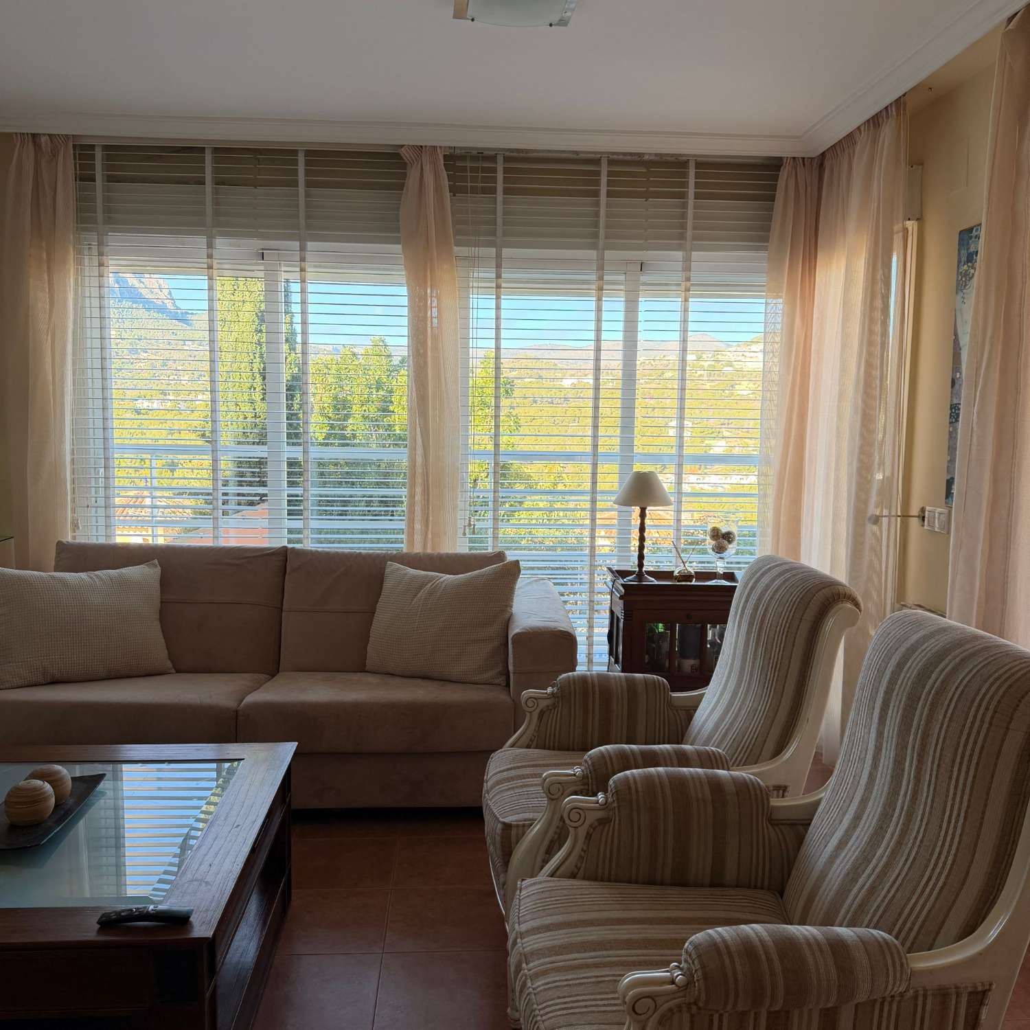 Villa con vistas abiertas a zonas verdes