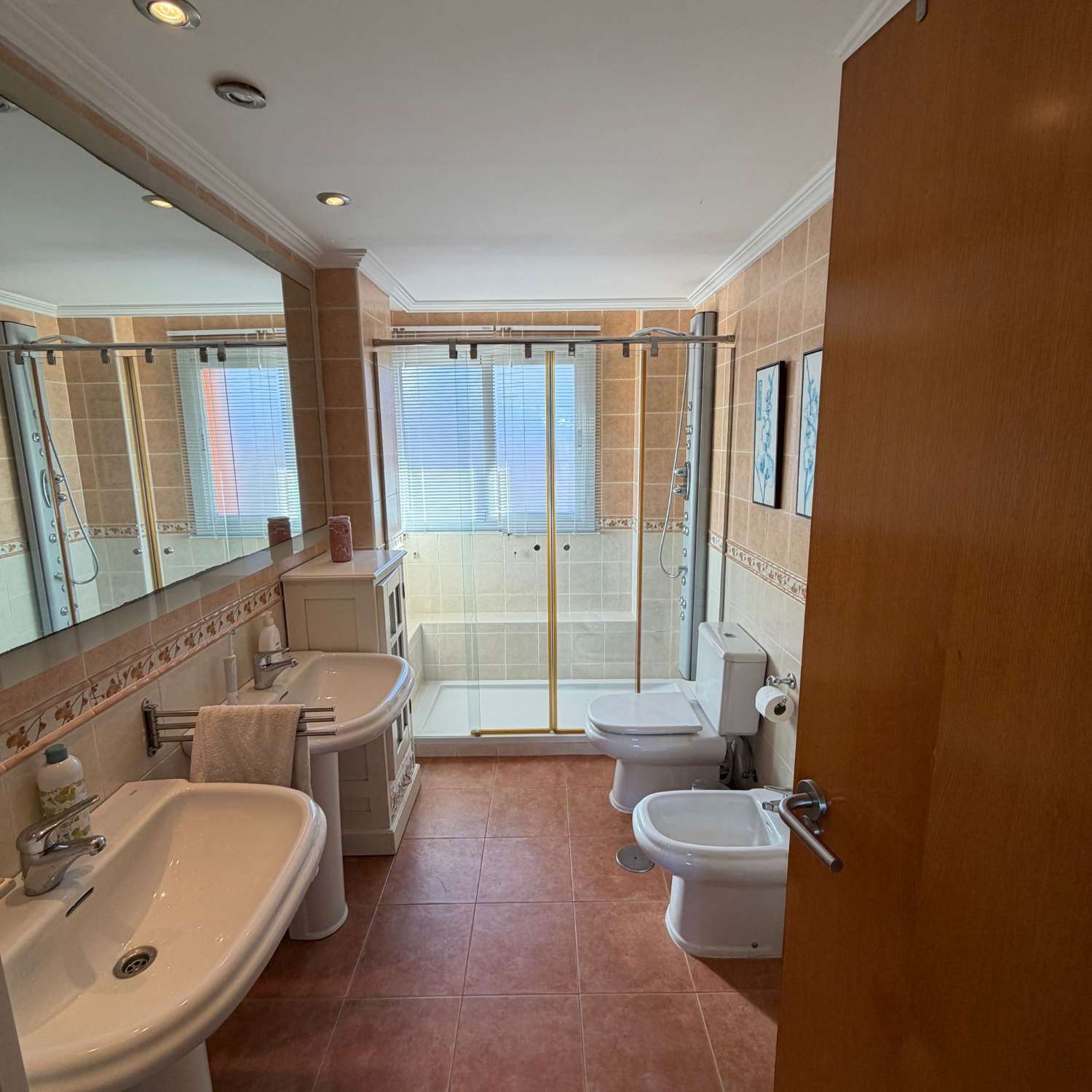 Villa con vistas abiertas a zonas verdes