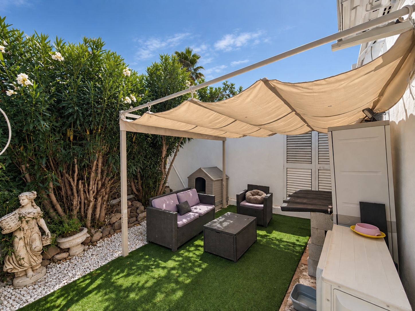 Villa à Calpe, avec piscine, jardin et tout à proximité.