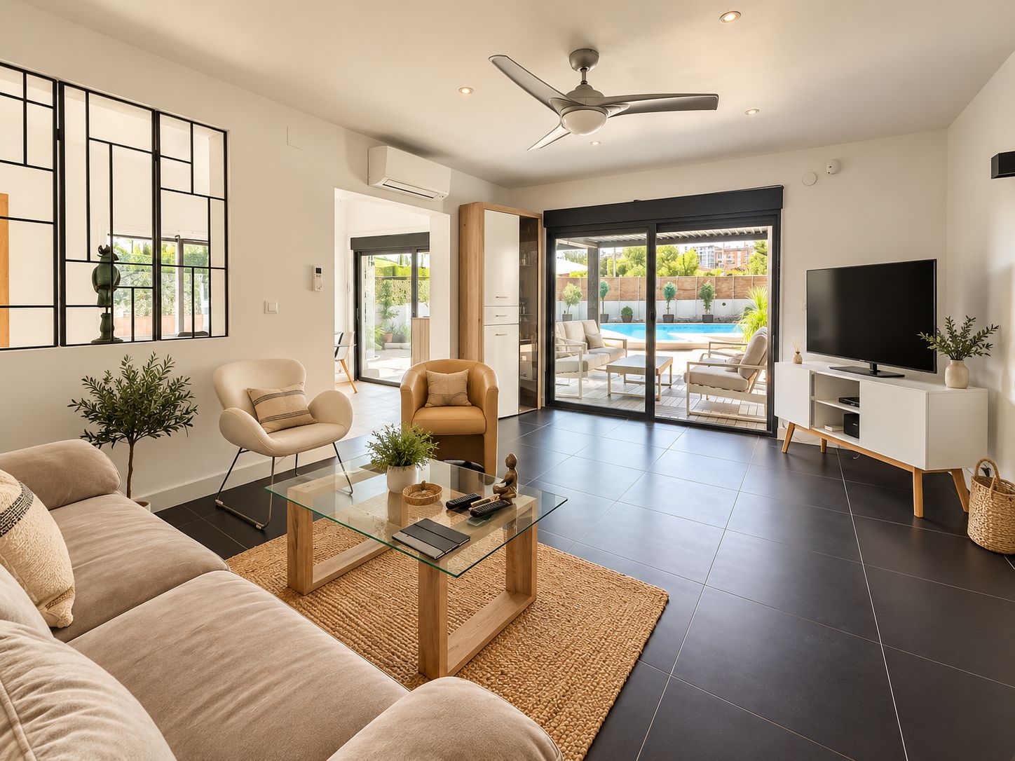 Villa à Calpe, avec piscine, jardin et tout à proximité.