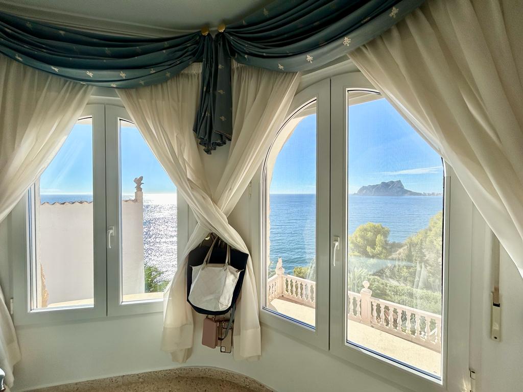 Villa de ensueño con vistas abiertas al mar