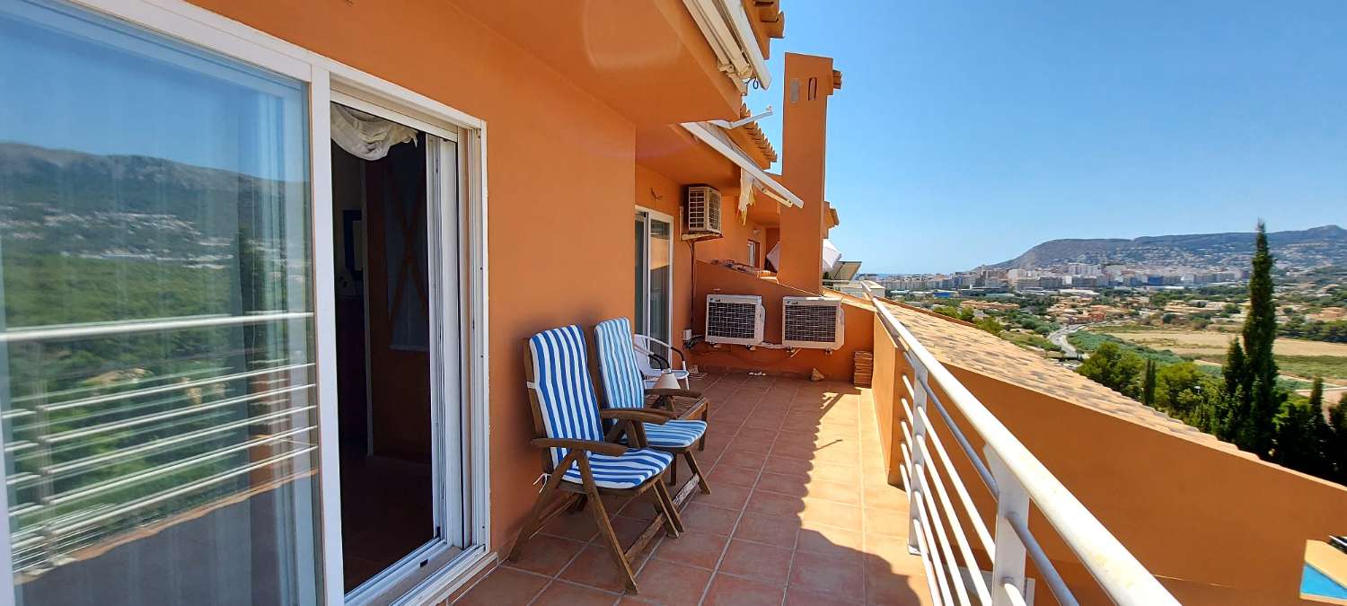 Villa con vistas abiertas a zonas verdes