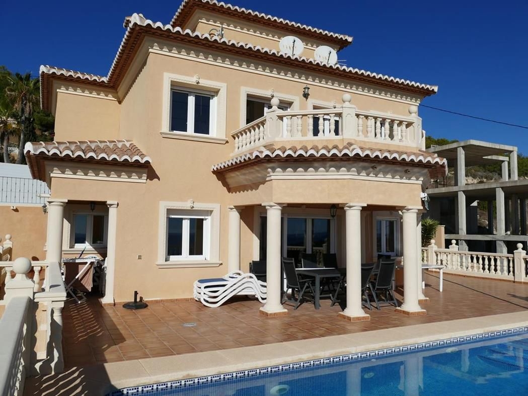 Villa in Sale in Gran Sol, Calpe, Alicante