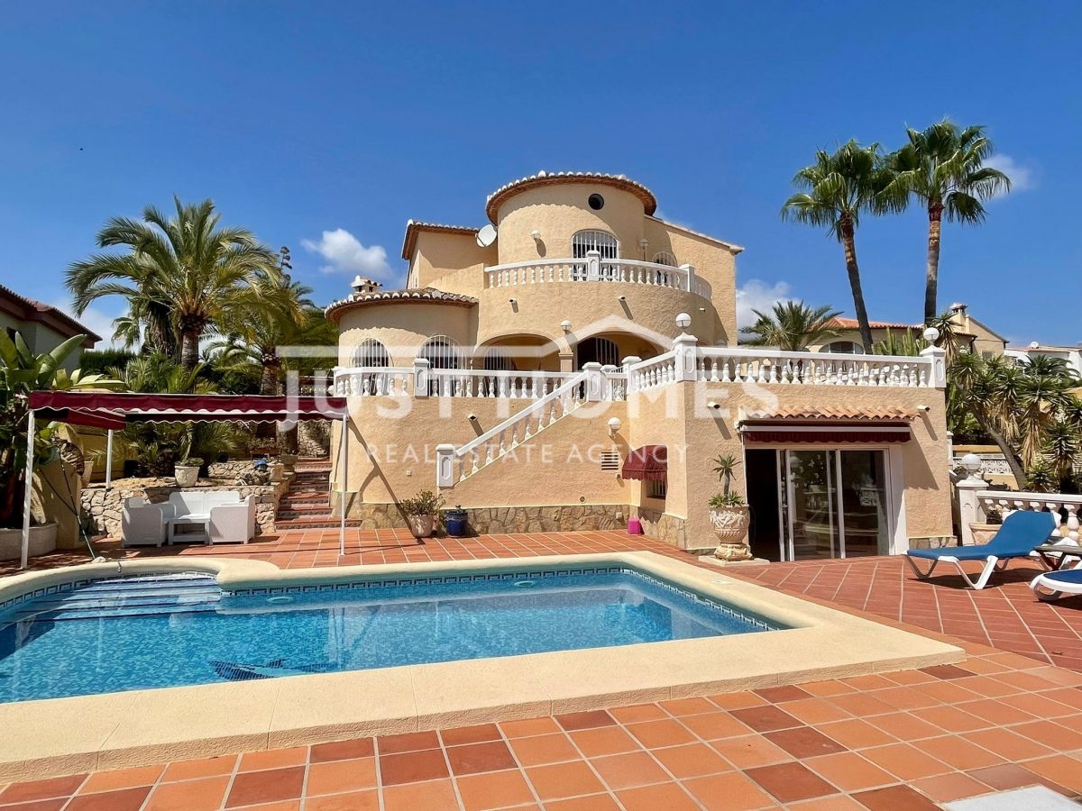 Villa en Venta en Enchinent, Calpe, Alicante
